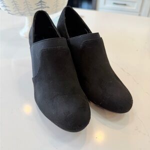 Brand new IMPO Size 8 Elegant Black Women's dress Shoes.